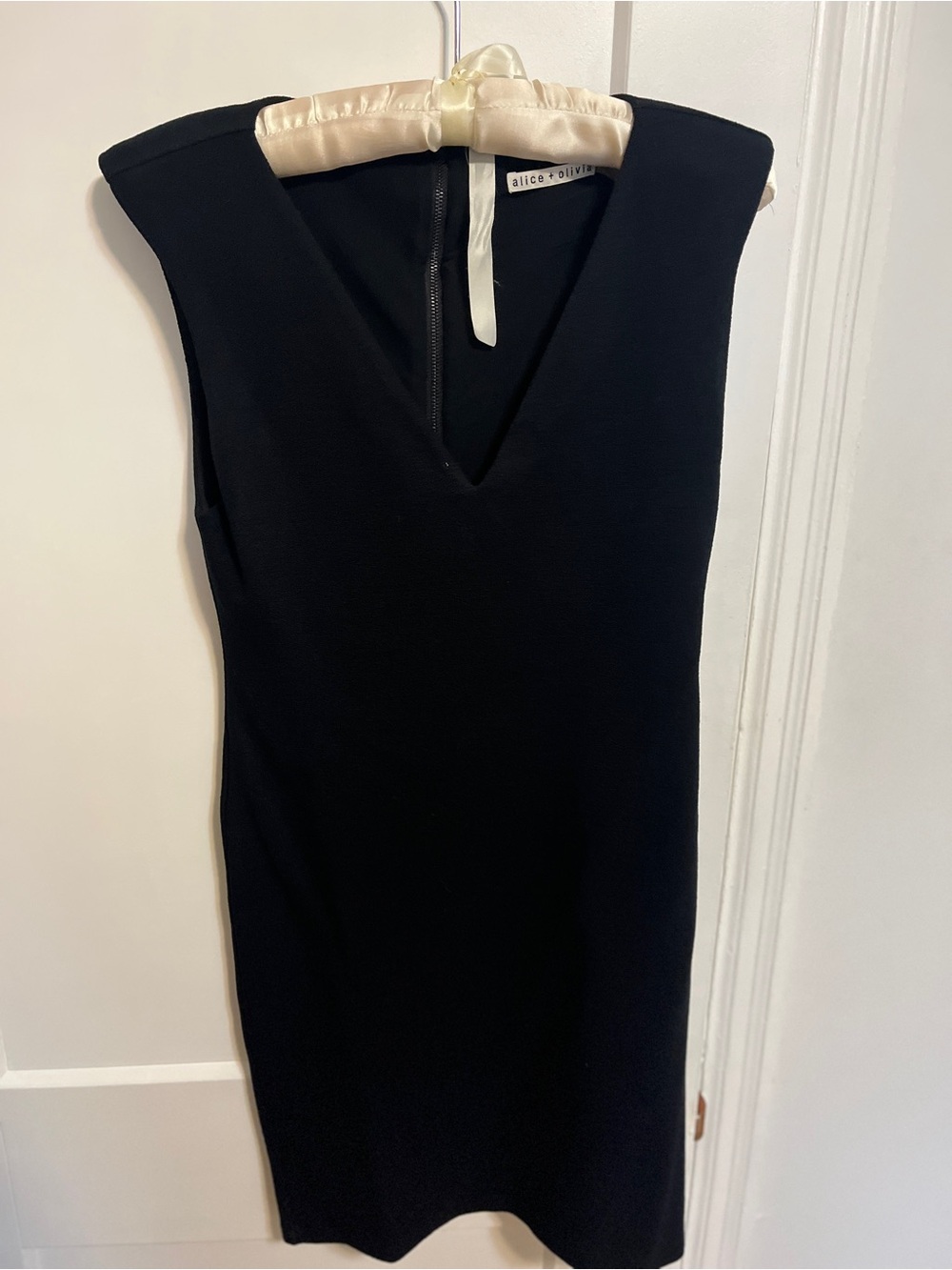 Alice and Olivia Black Dress Size 6
